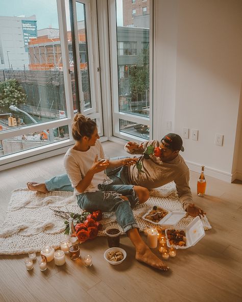 Couple First Apartment Aesthetic, First Home Aesthetic, Floor Picnic, Couples First Apartment, Real Estate Vision Board, Couples Movie Night, Date Night Games, At Home Dates, At Home Date