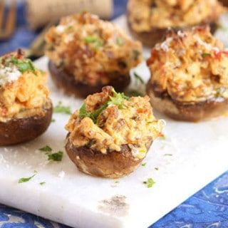 Sweet and Spicy Sausage Stuffed Mushrooms // Video Gf Stuffed Mushrooms, Asian Chicken Wings, Spicy Asian Chicken, Sausage Stuffed Mushrooms, The Girl Who Ate Everything, Cheese Stuffed Mushrooms, Stuffed Mushroom, Asian Chicken, Favorite Appetizers