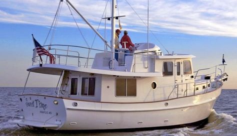 Trawler Yachts For Sale, Classic Yachts For Sale, Mini Yacht, Hatteras Yachts, Trawler Yacht, Trawler Boats, Trawlers For Sale, Liveaboard Boats, House Plans For Sale