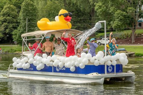 Pontoon Boat Decor, Pontoon Boat Party, Pontoon Party, Boat Theme, Lake Party, Mermaid Parade, Halloween Outside, Boat Parade, 4th July Crafts