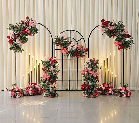 Red And White Flower Decorations, Burgundy And Blush Wedding Decorations, Selfie Point Decoration Wedding, Arch Wedding Decor, Bridal Room Decor, Outdoor Tent Wedding, Reception Stage Decor, Simple Stage Decorations, Burgundy And Blush Wedding