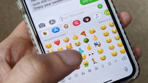 Ios Features, Ios Emoji, Emoji Keyboard, Small Pictures, Text Messages, Smiley, Things That, Ios, Smartphone