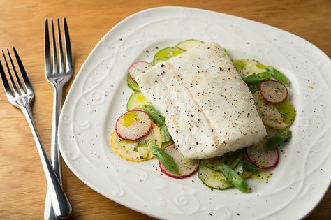 How to cook fish in warm butter or oil. Butter poached fish is an easy way to cook fish that tastes luxurious. Halibut and other white fish are best. Poached Fish Recipes, Poached Halibut, Poached Fish, White Fish Recipes, Cooking Fish, Fish Varieties, Seasonal Salad, Easy Fish Recipes, Garlic Herb Butter