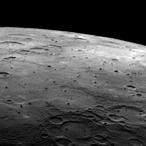 Mercury close up: The best pictures from Nasa's Messenger spacecraft mission - Telegraph Mercury Surface, Planet Surface, Nasa Solar System, Mercury Planet, Nasa Space Program, Impact Crater, Planet Mercury, Nasa Images, Astronomy Art