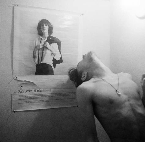 Patti Smith Robert Mapplethorpe, Patti Smith Horses, Chelsea Hotel, Portraiture Photography, Still Life Images, Robert Mapplethorpe, Vivian Maier, Patti Smith, Celebrity Portraits