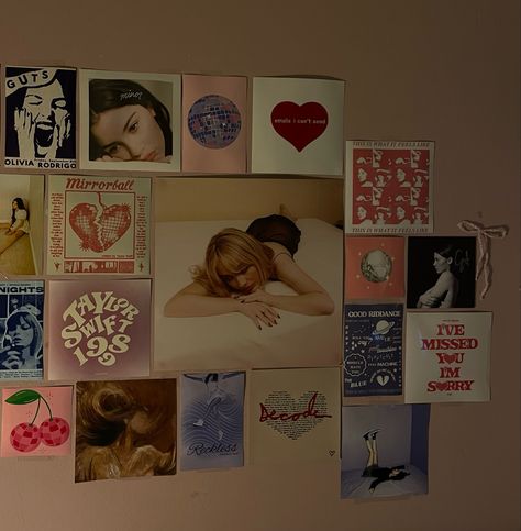 Room Wall Decor Taylor Swift, Aesthetic Painted Walls Bedroom, Fan Girl Room Ideas, Fangirl Bedroom Ideas, Sabrina Carpenter Bedroom, Fan Girl Aesthetic Room, Sabrina Carpenter Room Decor, Fan Girl Bedroom, Fan Girl Room Aesthetic