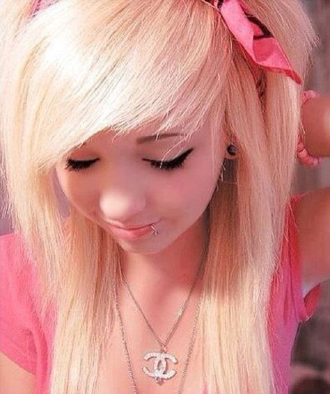 Blonde Scene Hair, Emo Hairstyle, Emo Scene Hair, Scene Girl, Snakebites, Up Dos For Medium Hair, Hair Color Pastel, Emo Hair, Scene Girls