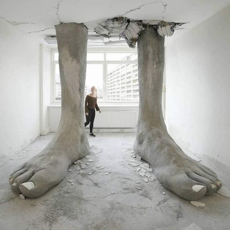 Mario Mankey The Haus Giant Feet Foot Sculpture Ego Erectus Temporary Installation, Colossal Art, Spanish Artists, Sculpture Installation, Land Art, Public Art, Art Plastique, Art Sculpture, Installation Art