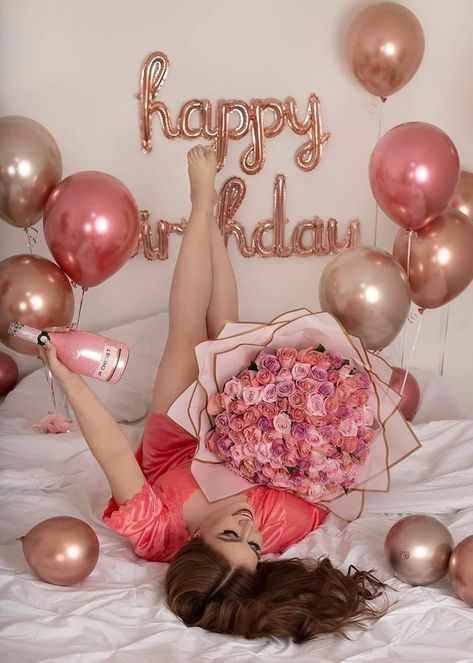 42 Birthday Photoshoot Ideas, Birthday Photoshoot Ideas Creative Outdoor, 32 Photoshoot Ideas, 40th Birthday Shoot For Women, 28th Birthday Ideas For Women Theme, 41st Birthday Ideas For Women, 40 Year Old Photo Shoot Picture Ideas, Ideas Para Cumpleaños Mujer, 32 Birthday For Women Ideas