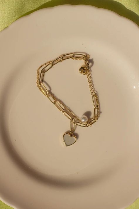 Key Charm Bracelet, Cute Heart Bracelet, Chain Bracelet With Charms, Gold Bracelet Charms, Gold Charm Bracelet Aesthetic, Aesthetic Charm Bracelet, Charm Bracelet Aesthetic, Tiktok Clothes, Nana Bracelet