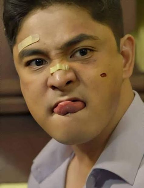 Coco Martin Meme, Martin Meme, Coco Martin, Funny Face Photo, Tagalog Quotes Hugot Funny, Filipino Memes, Tagalog Quotes Funny, Lightroom Tutorial Photo Editing, Cute Funny Pics