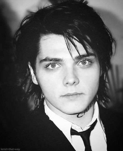 Beautiful Unholy Pictures of Gerard Way - Tie/ Priest Gerard !!! - Page 2 - Wattpad Priest Gerard, Unholy Pictures, Terrence Loves You, Gerald Way, Emo Men, I Love Mcr, Black Parade, Mikey Way, Frank Iero