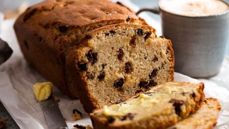 RecipeTin Eats x Good Food: Quick yeast-free raisin bread Weetabix Cake, Nut Bread Recipe, Dried Fruit Mix, Black Banana, Recipetin Eats, Banana Cake Recipe, Raisin Bread, Nut Bread, Chocolate Nuts