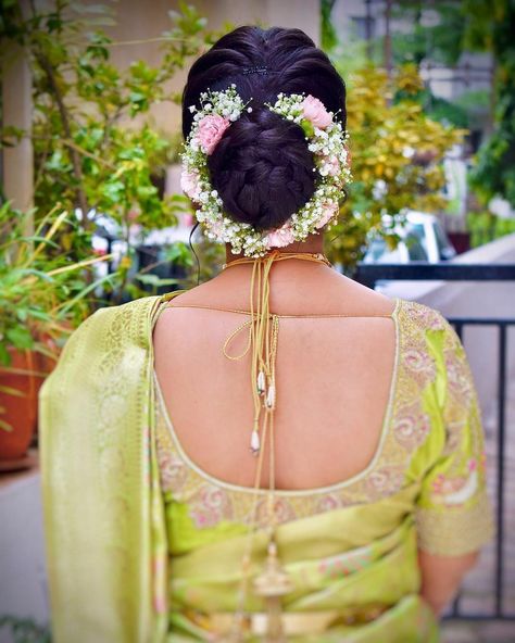 Messy Buns for Every Hair Length and Texture Long Hair Bridal Styles, Indian Bun Hairstyles, Long Hair Bridal, Reception Hairstyles, Brides Made, Hairstyles For Indian Wedding, Hair Style On Saree, Long Bridal Hair