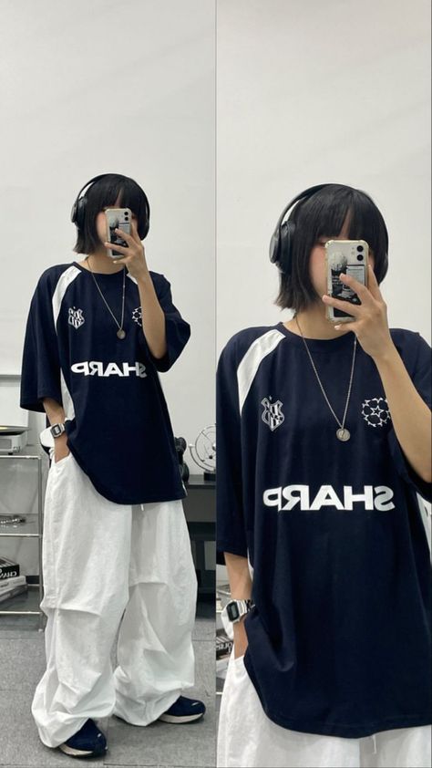 Tomboy Y2k Outfits, Baggy Streetwear Outfit, Boyish Style Outfits, Hoodie Flatlay, Japanese Fashion Street Tokyo Style, Streetwear Fashion Japanese, Boyish Outfit, Tomboy Outfit Ideas, Baggy Outfit Ideas