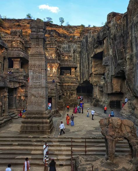 🕉 Wandering Himalayans 🕉 on Instagram: “Ellora Caves | Maharashtra . . Pic credits -@moddyz_archive . . For feature 👇  Use #w_himalayans . . . . . . #elloracaves #aurangabad…” Caves In India, Ajanta Ellora, Ellora Caves, Temple India, Indian Temple Architecture, Ancient Indian Architecture, Indian Architecture, Ancient India, Hindu Temple