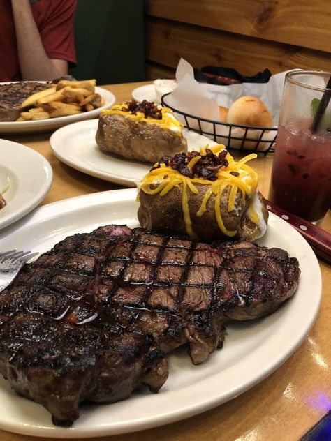 Texas Roadhouse (steaks, loaded baked potato, bread) Texas Roadhouse Menu, Chopped Steak Recipes, Texas Roadhouse Steak, Steak Sauce Recipes, Steak Menu, Chopped Steak, Caramel Recipes Sauce, Birthday Freebies, Texas Roadhouse