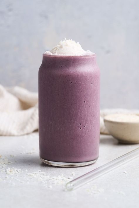 This taro smoothie is a simple yet lusciously creamy treat that's perfect for any time of day! With just 5 ingredients and a blender, you can whip up this vegan and gluten-free beverage in no time. Its unique nutty, vanilla flavor and velvety texture make it a refreshing choice that's satisfying and nutritious. #tarosmoothie #vegansmoothie #vegandrinks Taro Smoothie, Gluten Free Mug Cake, Vegan Breakfast Casserole, Sweet Potato Powder, Mango Pineapple Smoothie, Plant Based Recipes Dinner, Plant Based Lunch, Vegan Cheese Recipes, Vegan Whipped Cream