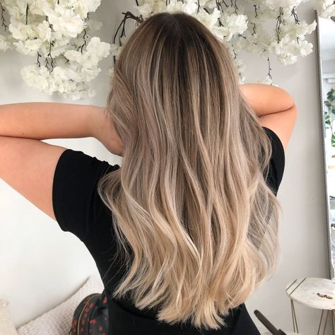 GABRIELLA ELISE on Instagram: “Full head of balayage // Bond rebuilder // Root Shadow // Toner // Haircut & blowdry 🤩⠀⠀⠀⠀⠀⠀⠀⠀⠀ .⠀⠀⠀⠀⠀⠀⠀⠀⠀ .⠀⠀⠀⠀⠀⠀⠀⠀⠀ .⠀⠀⠀⠀⠀⠀⠀⠀⠀ .⠀⠀⠀⠀⠀⠀⠀⠀⠀…” Almond Blonde Hair Balayage, Balayage With Root Shadow, Balayage Hair Blonde Light Roots, Shadow Root Balayage Blonde, Root Shadow Highlights, Level 6 Root Balayage, Beige Blonde Hair Root Smudge, Full Blonde Highlights With Shadow Root, Neutral Blonde Shadow Root