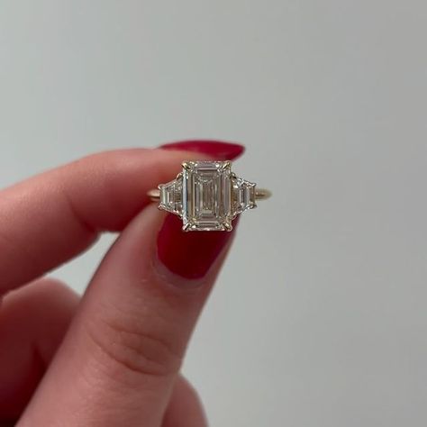 Shahla Karimi on Instagram: "Custom 3 Stone Emerald + Trapezoids Engagement Ring 🤍  . . . . . #diamonds #engaged #engagementring #jewelryinspo #jewelryinspiration #proposal #customenagementring #customring #emeraldcut" Emerald Trapezoid Engagement Ring, Emerald Bezel Engagement Ring, Trapezoid Engagement Ring, Coloured Stone Engagement Rings, Shahla Karimi, Enagement Rings, Dream Engagement Ring, Cute Engagement Rings, Ring Inspo