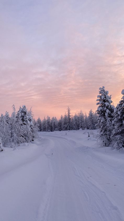 #finland Beautiful Snow Pictures, Winter Home Screen Wallpaper, Finland Winter Aesthetic, Winter In Finland, Aesthetic Winter Photos, Lapland Finland Aesthetic, Winter Night Wallpaper, Winter Phone Theme, Finland Wallpaper