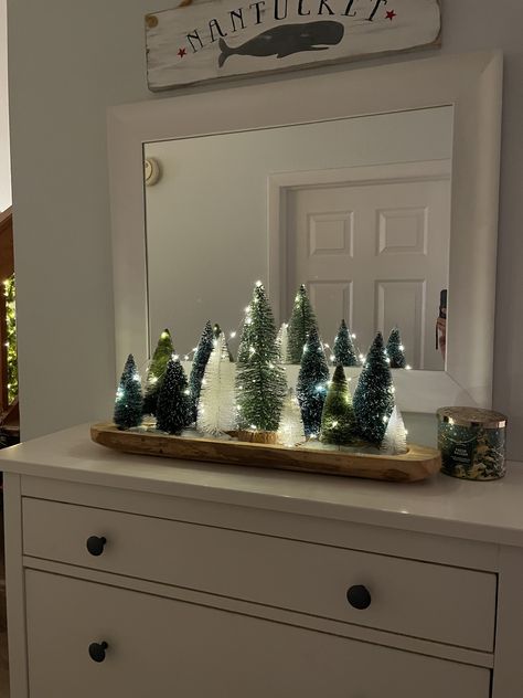 Classroom Christmas, Christmas Apartment, Christmas Decor Inspiration, Christmas Themes Decorations, Christmas Inspo, Christmas Wonderland, Christmas Room, Merry Little Christmas, Christmas Decor Ideas