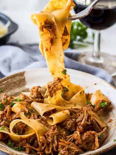 Brisket Ragu, Slow Cooker Beef Ragu, Beef Ragu Recipe, Slow Cooker Pork Ribs, Brisket Seasoning, Homemade Bolognese Sauce, Slow Cooker Brisket, Beef Ragu, Best Beef Recipes