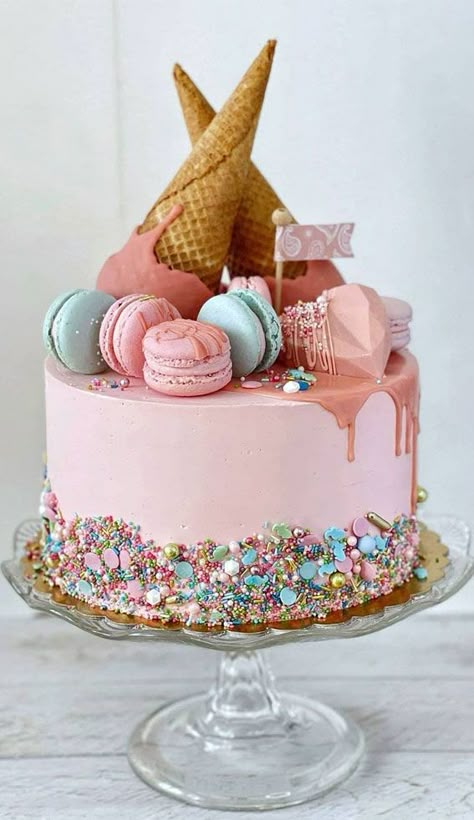 pink birthday cake , pink cake with pink icing drips, cake ideas 2021 Macaron Theme Cake, Pink Candy Birthday Cake, Birthday Cake Ideas With Macarons, Sweets Cake Birthday, Macarons Cake Ideas, Pink Cake Ideas Birthday Simple, Sweets Birthday Cake, Pink Cake With Macarons, Macroon Cake Ideas