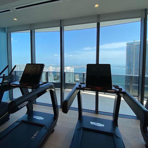 Brickell Aesthetic, Rooftop Gym, Layla Aesthetic, Hood Rich, Nice Aesthetic, Brickell Miami, Dream Gym, Luxury Gym, Miami Food