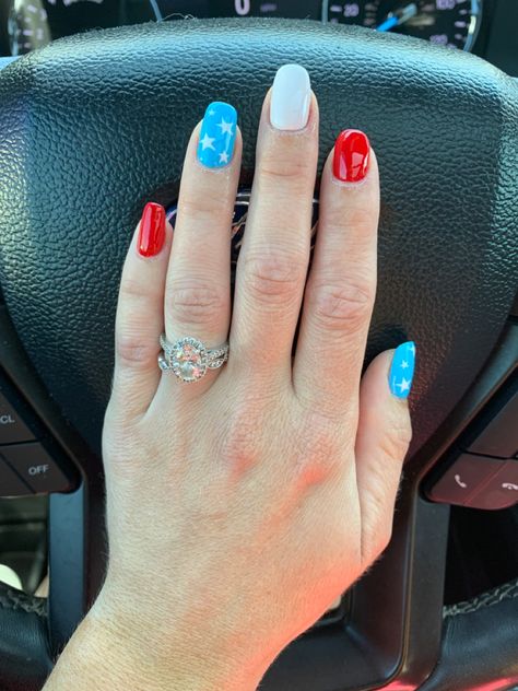 Plain Fourth Of July Nails, Short Almond Acrylic Nails 4th Of July, Simple Fourth Of July Nails Short, Basic Fourth Of July Nails, Simple Fourth Of July Nails French Tip, Simple Usa Nails, Nail Ideas Fourth Of July, Basic 4th Of July Nails, Natural Fourth Of July Nails