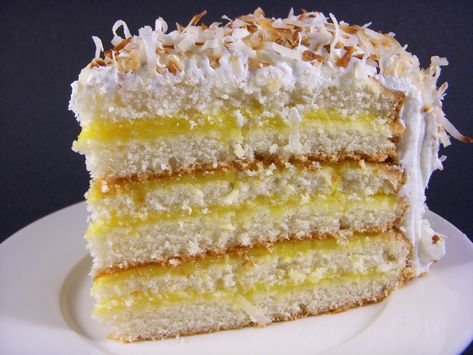 Passion Fruit Filling, Mango Filling, Cake With Mango, Delish Cakes, Cake Filling Recipes, Mango Cake, Baking Kitchen, Fruit Filling, Cake Fillings