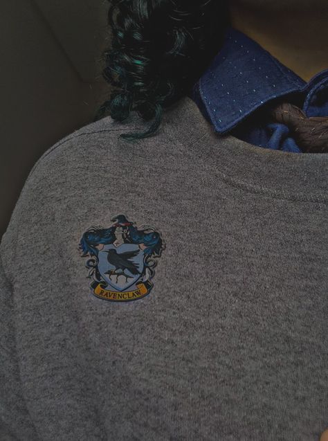 Ícone uniform Ravenclaw Ravenclaw Merch, Ravenclaw Sweater, Ravenclaw Uniform, Ravenclaw Outfit, Lauren Aesthetic, Harry Potter Merch, Ravenclaw Aesthetic, Witch Core, Hogwarts Houses