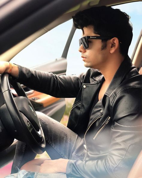 Siddharth Nigam on Instagram: “To be perfect you just need be yourself 💥🔥 #believeinyourself #siddharthnigam” Sidharth Nigam, Dev Joshi, Siddharth Nigam, Handsome Celebrities, Teen Celebrities, Stylish Photo Pose, Actor Picture, Boy Poses, Social Media Stars