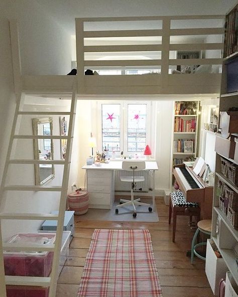 A Loft Bed, Tiny Bedrooms, Small Bedrooms, Attic Renovation, Loft Room, Bedroom Design Ideas, Girl Bedroom Designs, Small Room Design