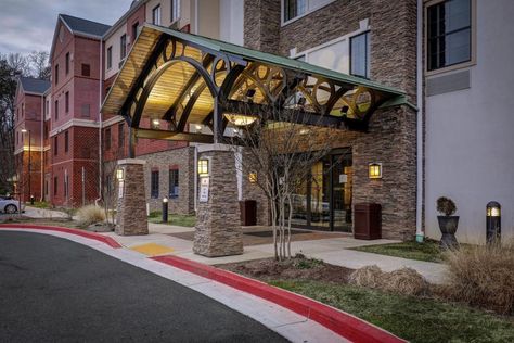 Staybridge Suites Washington is located in Maryland state, USA. Staybridge Suites, Tourist Places, Mini Golf, Play Golf, Meeting Room, Maryland, Washington