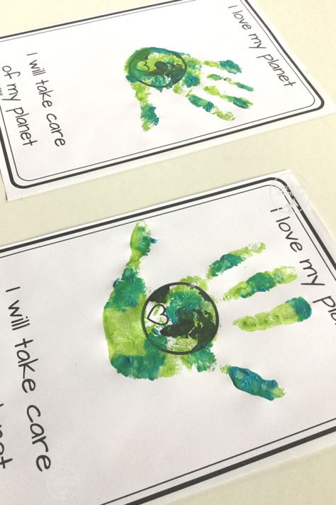 Earth Day printable keepsake Recycled Crafts Kids Preschool, Earth Day Activities For Kids, Earth Day Art, Environment Activities, Earth Games, Art Recipes, Handprint Keepsake, Nursery Crafts, Earth Day Projects