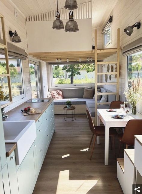 Minimal Tiny House, Inside Tiny Houses, Tiny House Living Room, Container Living, Tiny House Luxury, Small Tiny House, Tiny House Interior Design, Tiny House Loft, Tiny House Layout