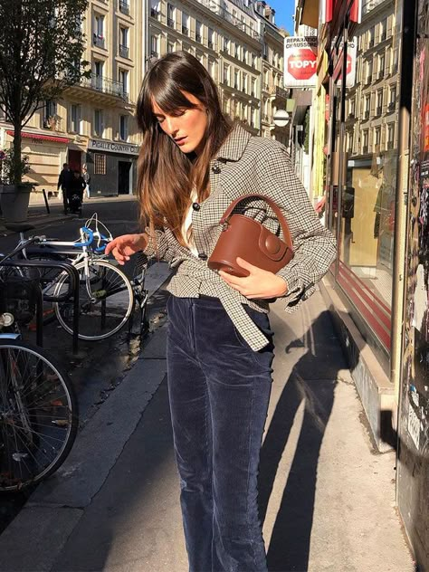 5 Easy French-Girl Uniforms You'll Love Wearing at Workvia @WhoWhatWear French Girl Outfits, Parisian Chic Style, French Girl Style, Personal Style Inspiration, Paris Mode, French Girls, Vogue Australia, Girls Uniforms, Parisian Chic