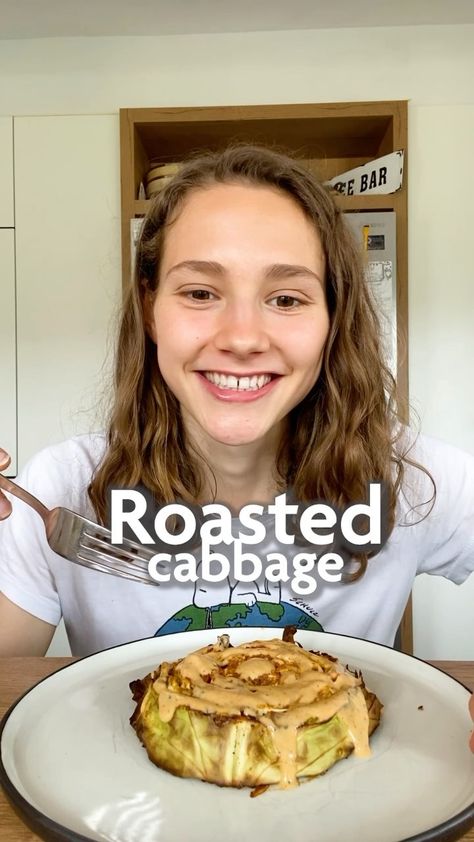 Maya // vegan recipes’s Instagram post: “ROASTED CABBAGE 🥬 Cabbage has never been that sexy! 😎 Honestly, I was surprised by how GOOD it actually tastes... The tender baked cabbage…” Vegan Cabbage Steaks, Cabbage Ideas, Vegan Cabbage Recipes, Chunky Flavour, Dr Sebi Alkaline Food, Plant Based Diet Meals, Baked Cabbage, Dairy Free Breastfeeding, Paprika Pepper