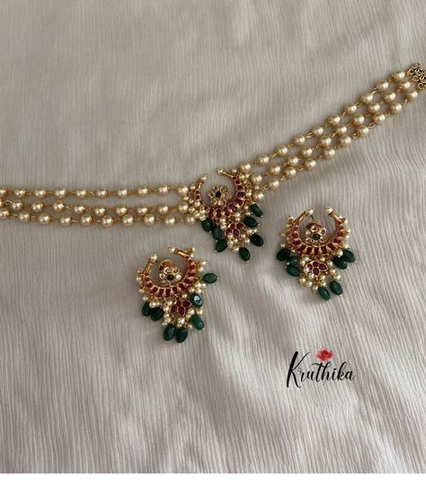 Simple Jwellery Design For Saree, Pearl Chocker Ideas Indian, Simple Neck Sets Jewellery, Perls Jewellery Indian, Jwellary Design Necklace, Pearl Jewellery Indian, Beads Choker Necklace Indian Gold, Indian Gold Beads Jewelry, Emitations Jewelry Set