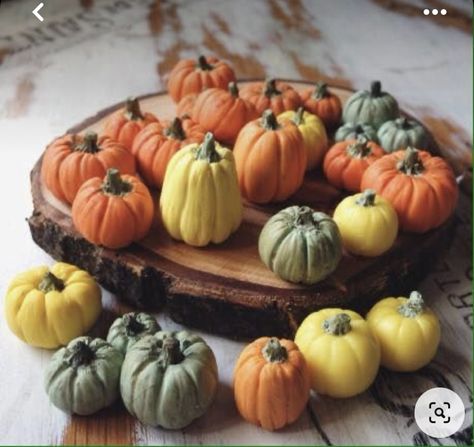 Diy Polymer Clay Pumpkins, Mini Clay Pumpkins, Pumpkin Polymer Clay, Polymer Clay Pumpkins, Clay Pumpkin Diy, Air Dry Clay Pumpkins, Polymer Pumpkin, Polymer Clay Magnets Diy, Fall Clay Ideas