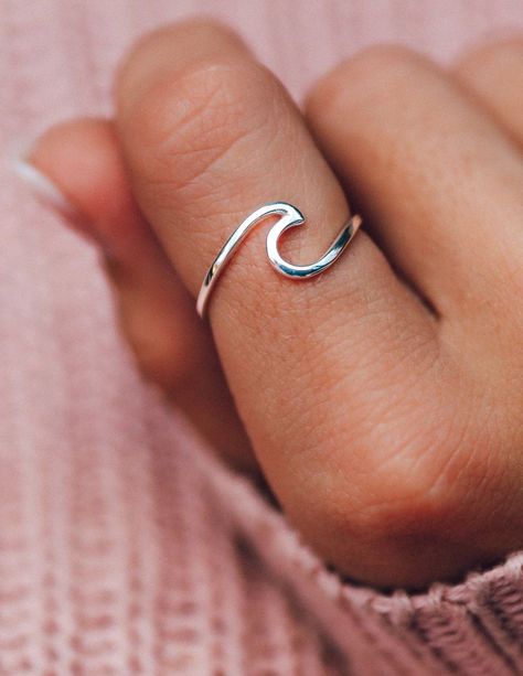 Pura Vida Wave Ring, Pura Vida Wave, Wave Ring Silver, Tyler Candle Company, Summer Rings, Pura Vida Bracelets, Wave Ring, Womens Jewelry, Ring Ideas