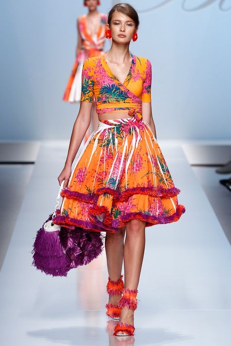 Blumarine Spring 2012 Ready-to-Wear Undefined Photos - Vogue Tropical Fashion, White Day, Tropical Colors, Day Care, Floral Fashion, Mellow Yellow, Colorful Fashion, Runway Fashion, Spring Fashion