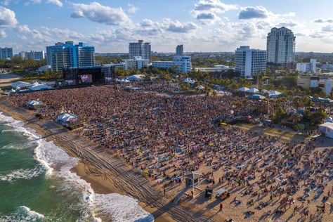 David Lee Murphy, Tortuga Music Festival, Festival Crowd, Cassadee Pope, Maddie & Tae, Elle King, Maren Morris, Hillsong United, Cage The Elephant