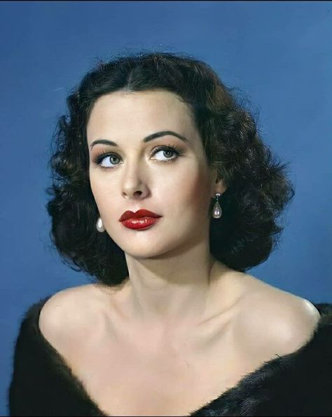 Hedi Lamarr, 90s Actresses, Hedy Lamarr, Photo Arts, Vintage Hollywood Glamour, Celebrity Skin, White Makeup, Retro Beauty, Old Hollywood Stars