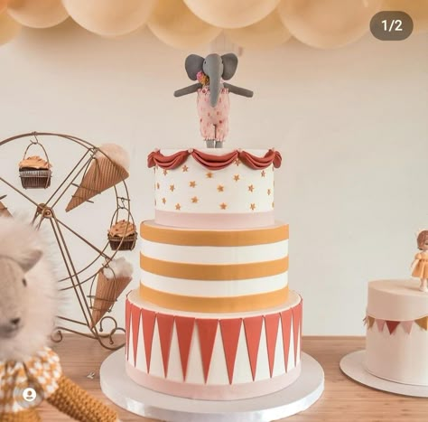 Circus Cake Ideas Simple, Circus Wedding Cake, Circus Themed Birthday Cake, Pastel Circus Cake, Circus Birthday Cake, Circus Cake, Circus Wedding, Cake Bunting, Twins 1st Birthdays