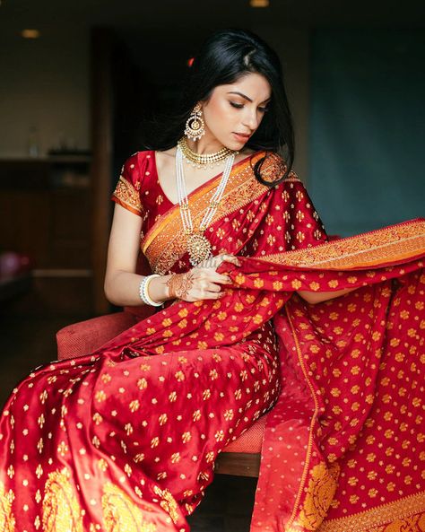 30 Real Brides Who Donned Red Bridal Saree For Their Wedding Day! | ShaadiSaga Red And Gold Saree, Saree For Bride, Red Saree Wedding, Red Sarees, Reception Sarees, Stone Work Blouse, Gold Saree, Saree Draping Styles, Ritu Kumar