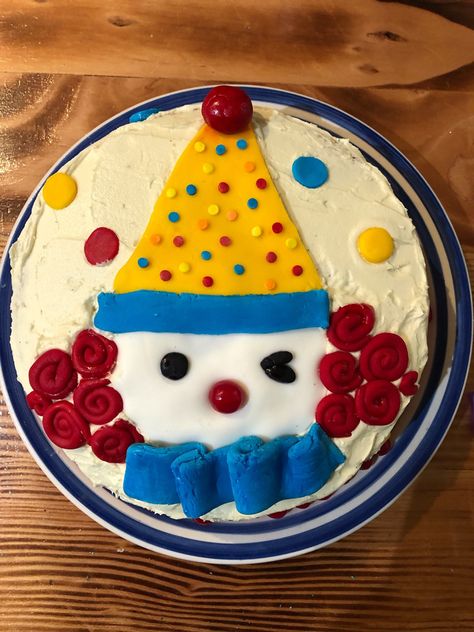 Clown Cake Ideas, Clown Opossum, Clown Tumblr, Clowncore Aesthetic, Clown Stuff, Clown Cake, Clown Core, Clown Party, Piskel Art