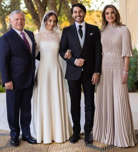 Queen Rania Dress, Dior Wedding Gown, Princess Iman, Jordan Royal Family, Dior Gown, Ethereal Dress, Queen Rania, Weddings By Color, Royal Weddings