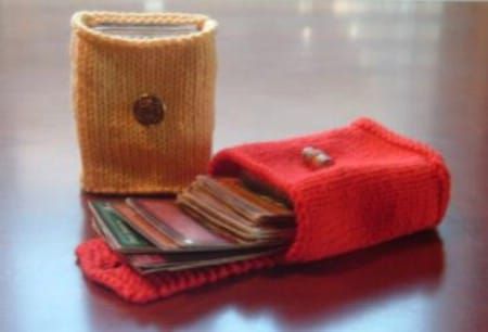 Garter Stitch Knitting, Playing Card Holder, Leftover Yarn, Knitting Club, Knitting For Charity, Creative Diy Gifts, Knitting Instructions, Yarn Stash, Knitting Books